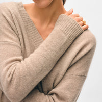 Cashmere Featherweight V Neck